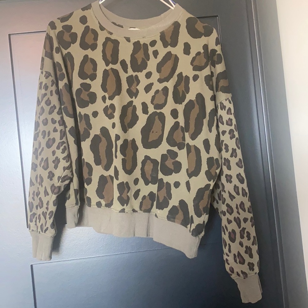 Green leopard sweatshirt